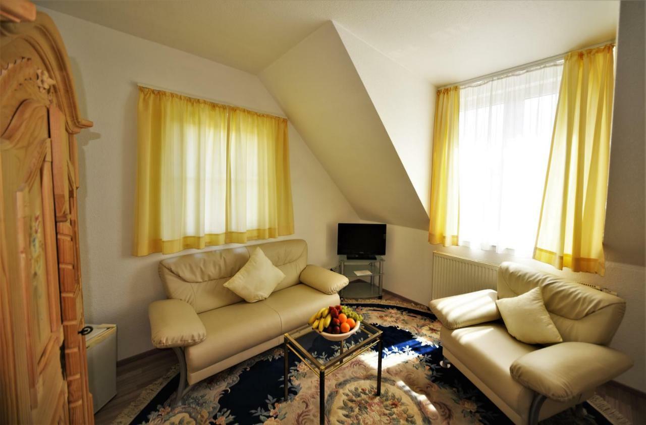 Hotel Restaurant Normandie シュイルドー エクステリア 写真